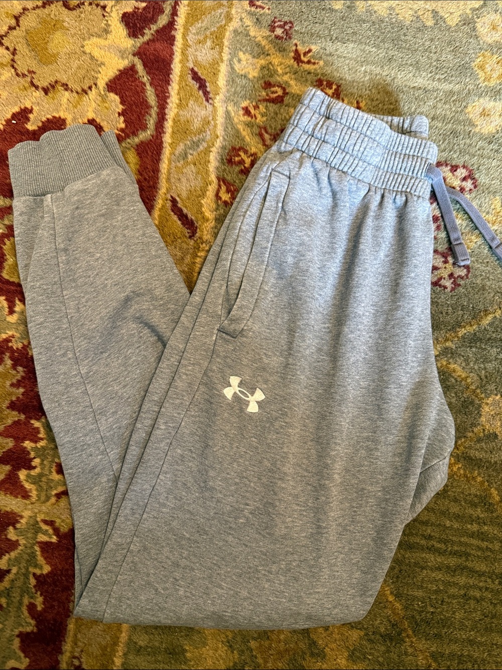 Under Armour Mens XS Gray Jogger Sweatpants with White Logo